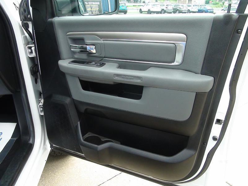 RAM 1500 SLT Crew Cab SWB 4WD 2017