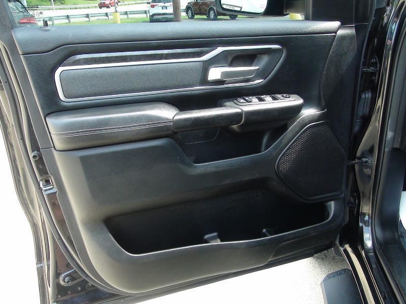 RAM 1500 Big Horn Quad Cab 4WD 2021