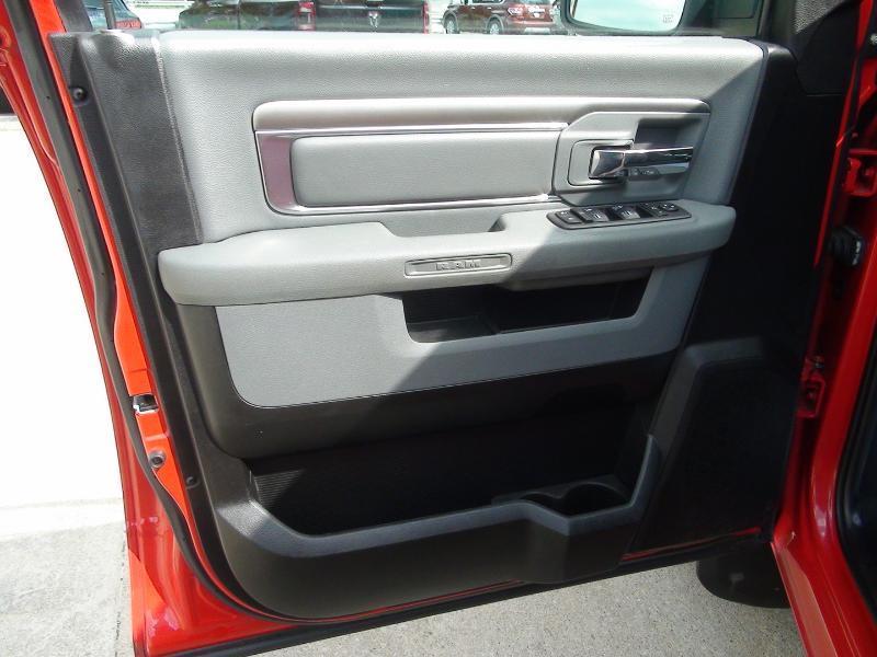 RAM 1500 Classic Tradesman Crew Cab SWB 4WD 2019