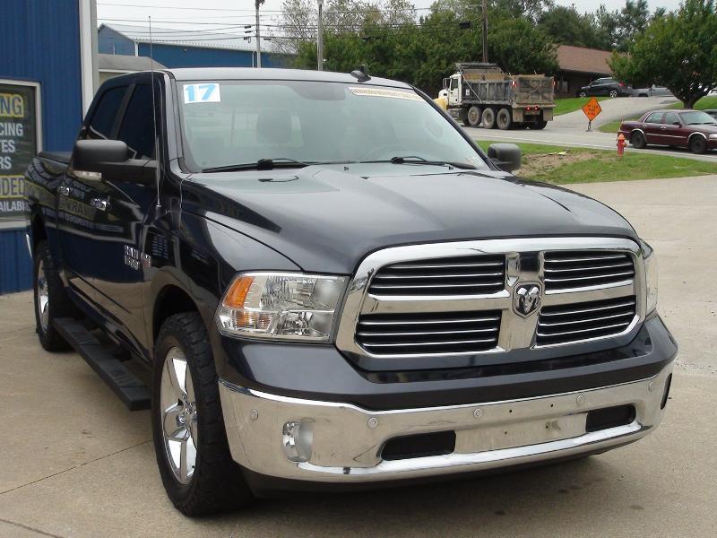 RAM 1500 SLT Crew Cab SWB 4WD 2017