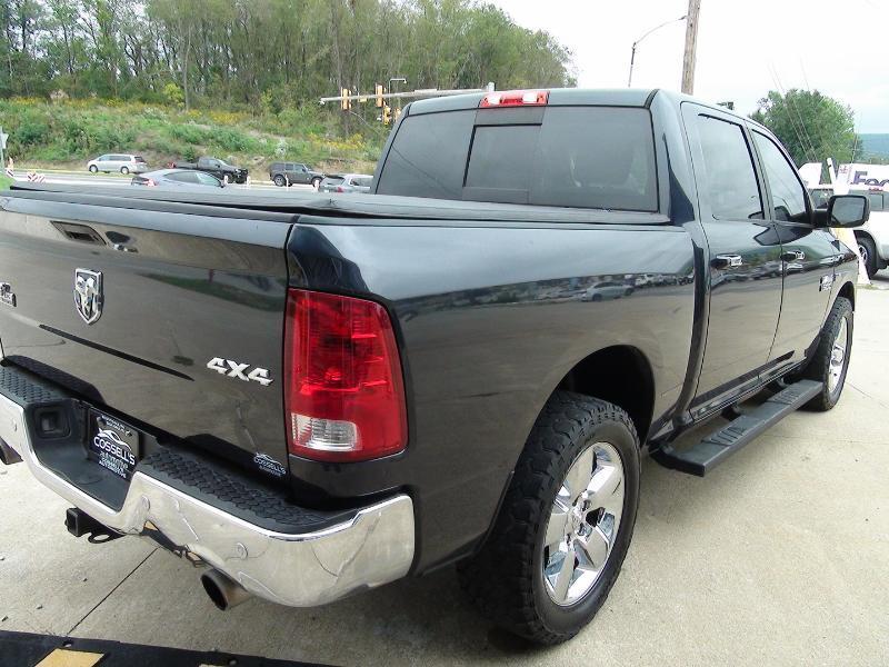 RAM 1500 SLT Crew Cab SWB 4WD 2017