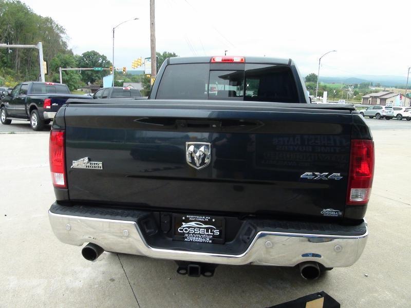 RAM 1500 SLT Crew Cab SWB 4WD 2017
