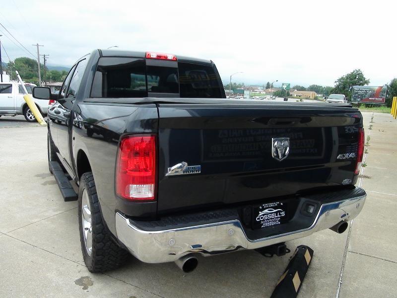 RAM 1500 SLT Crew Cab SWB 4WD 2017