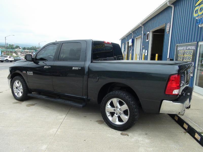 RAM 1500 SLT Crew Cab SWB 4WD 2017