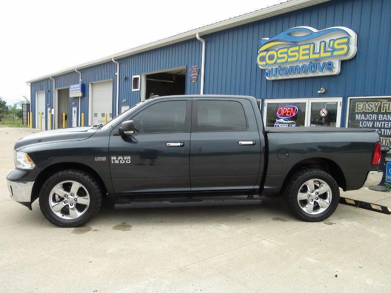 RAM 1500 SLT Crew Cab SWB 4WD 2017