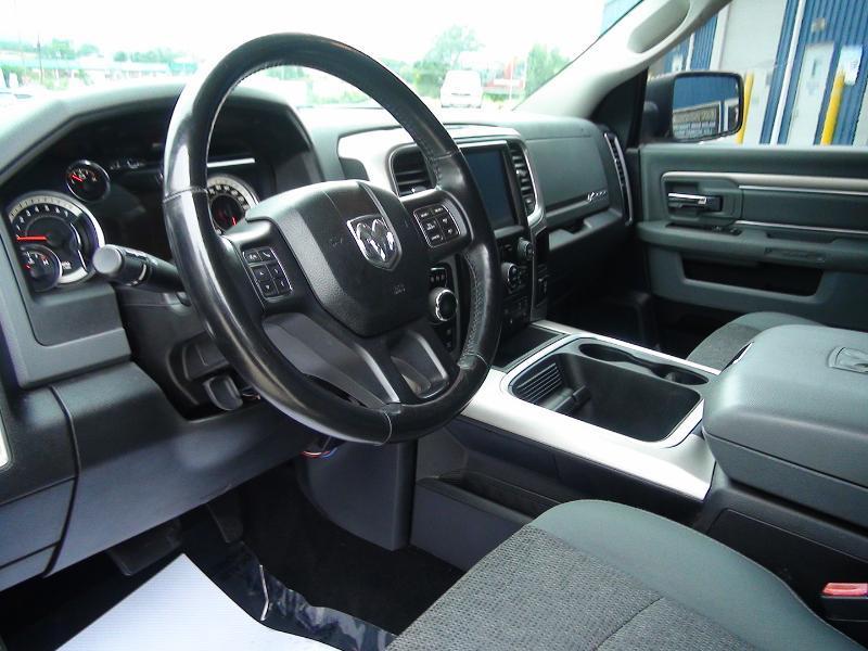 RAM 1500 SLT Crew Cab SWB 4WD 2017