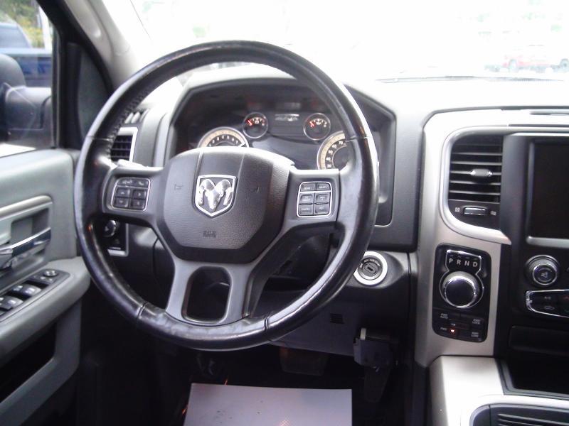 RAM 1500 SLT Crew Cab SWB 4WD 2017