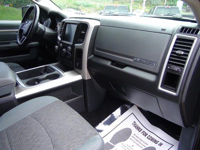 RAM 1500 SLT Crew Cab SWB 4WD 2017