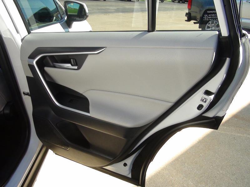 Toyota RAV4 XLE AWD 2019