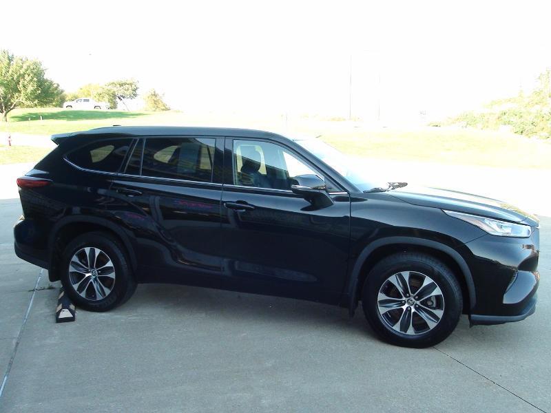 Toyota Highlander XLE AWD V6 2020
