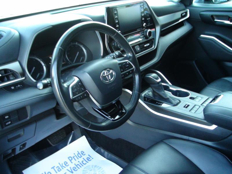 Toyota Highlander XLE AWD V6 2020