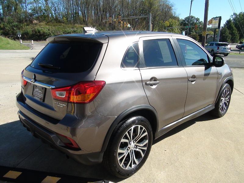 Mitsubishi Outlander Sport 2.0 ES 4WD CVT 2018