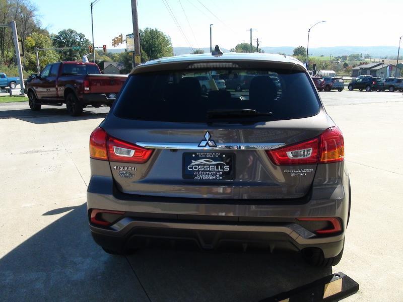 Mitsubishi Outlander Sport 2.0 ES 4WD CVT 2018