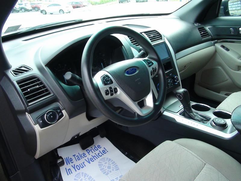 Ford Explorer Base 4WD 2013