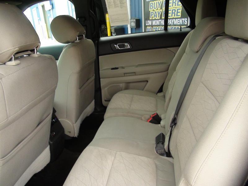 Ford Explorer Base 4WD 2013