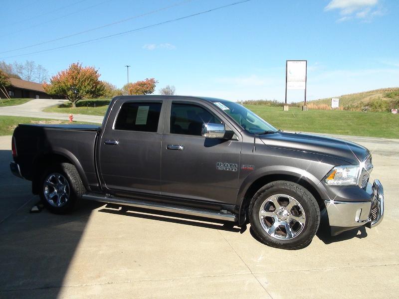 RAM 1500 Laramie Crew Cab SWB 4WD 2016