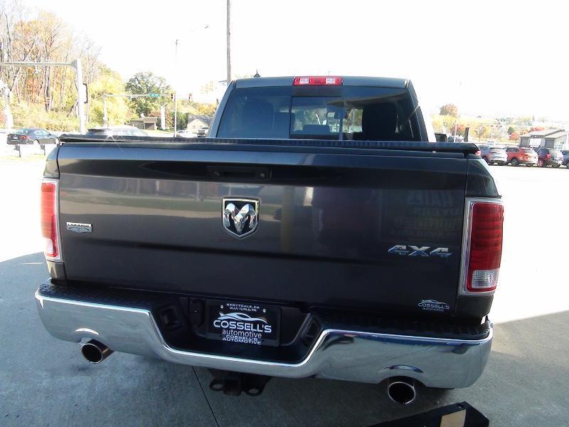 RAM 1500 Laramie Crew Cab SWB 4WD 2016