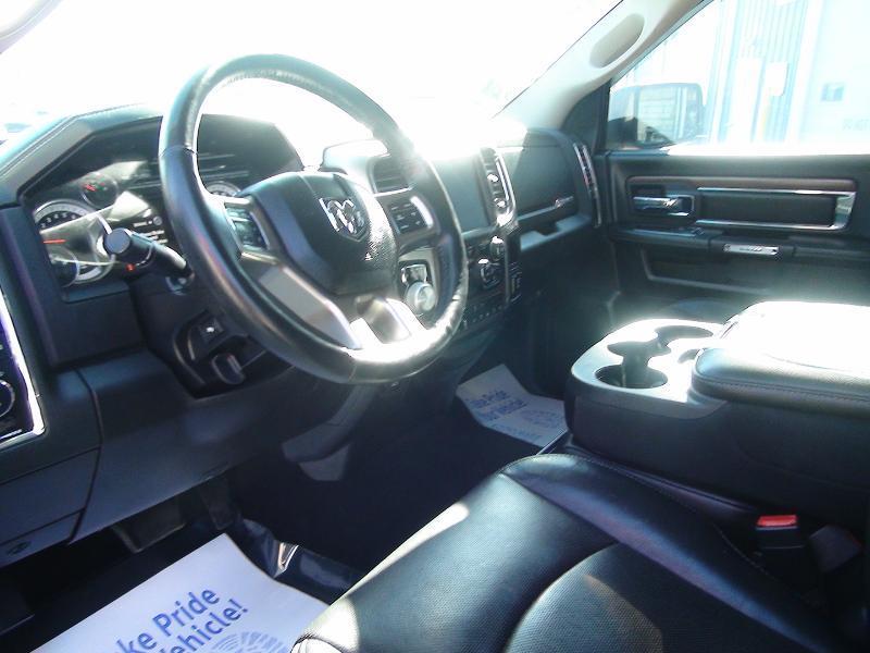 RAM 1500 Laramie Crew Cab SWB 4WD 2016