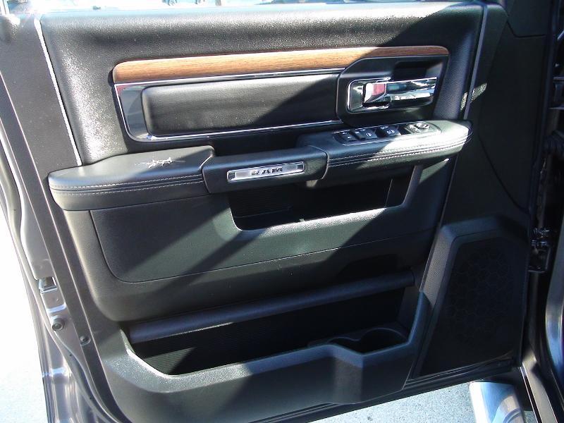RAM 1500 Laramie Crew Cab SWB 4WD 2016