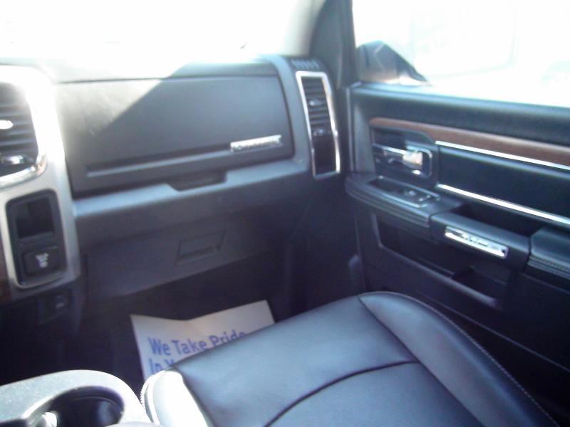 RAM 1500 Laramie Crew Cab SWB 4WD 2016