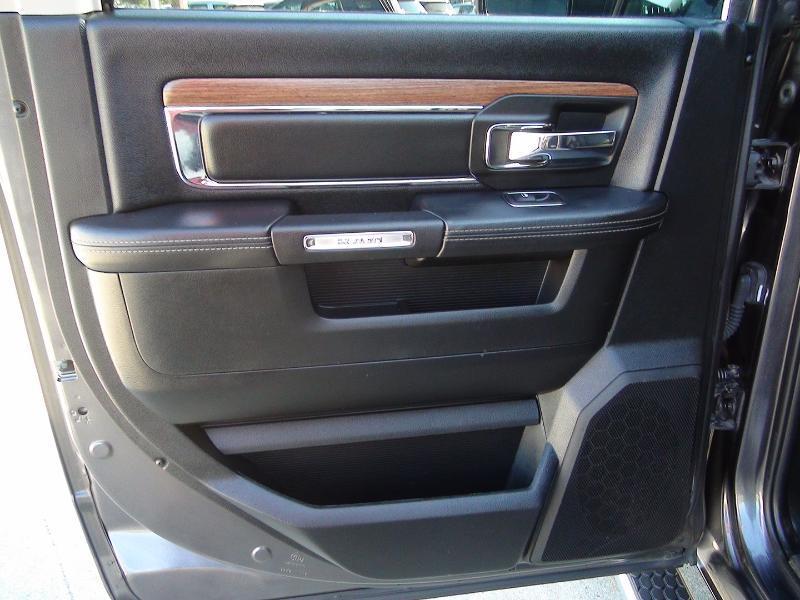 RAM 1500 Laramie Crew Cab SWB 4WD 2016