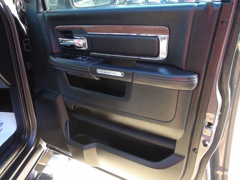 RAM 1500 Laramie Crew Cab SWB 4WD 2016