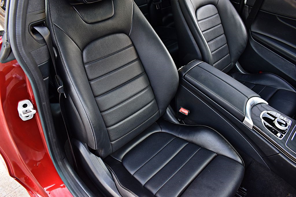 2018 Mercedes Benz C 300 Coupe photo 18