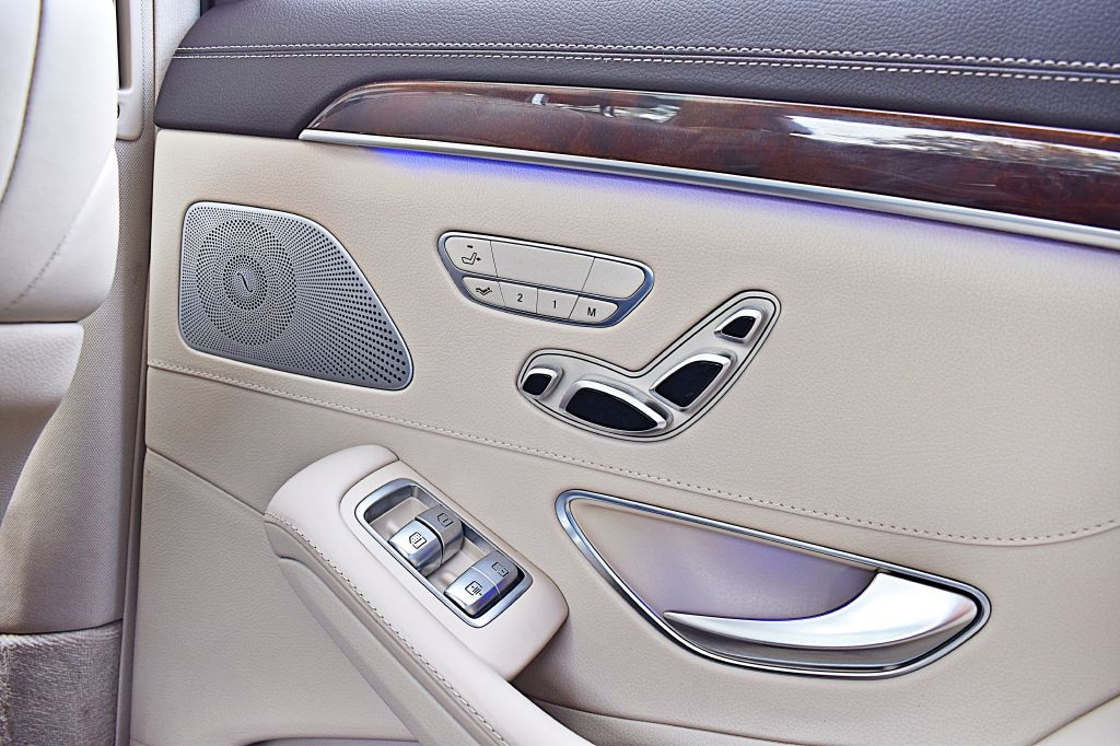 2014 Mercedes Benz S 550 photo 39