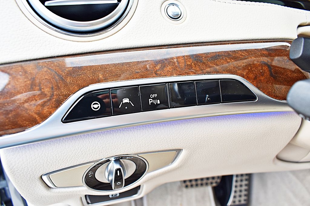 2014 Mercedes Benz S 550 photo 47