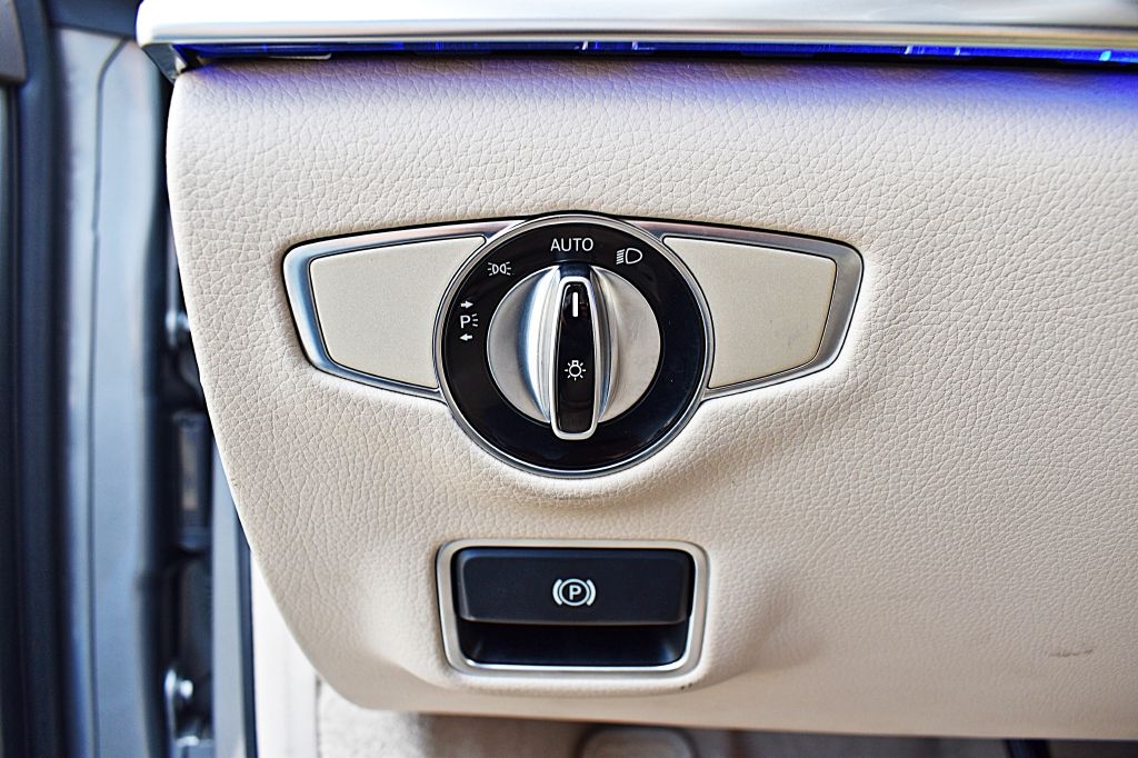 2014 Mercedes Benz S 550 photo 48