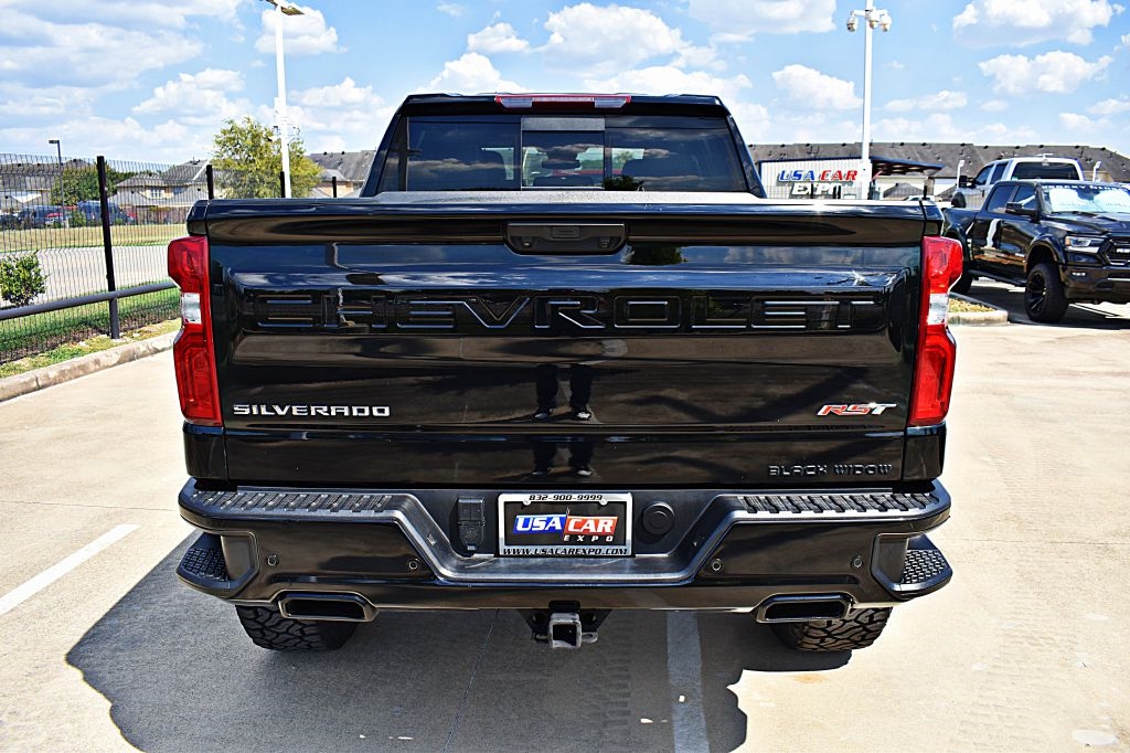 2024 Chevrolet Silverado 1500 RST photo 2