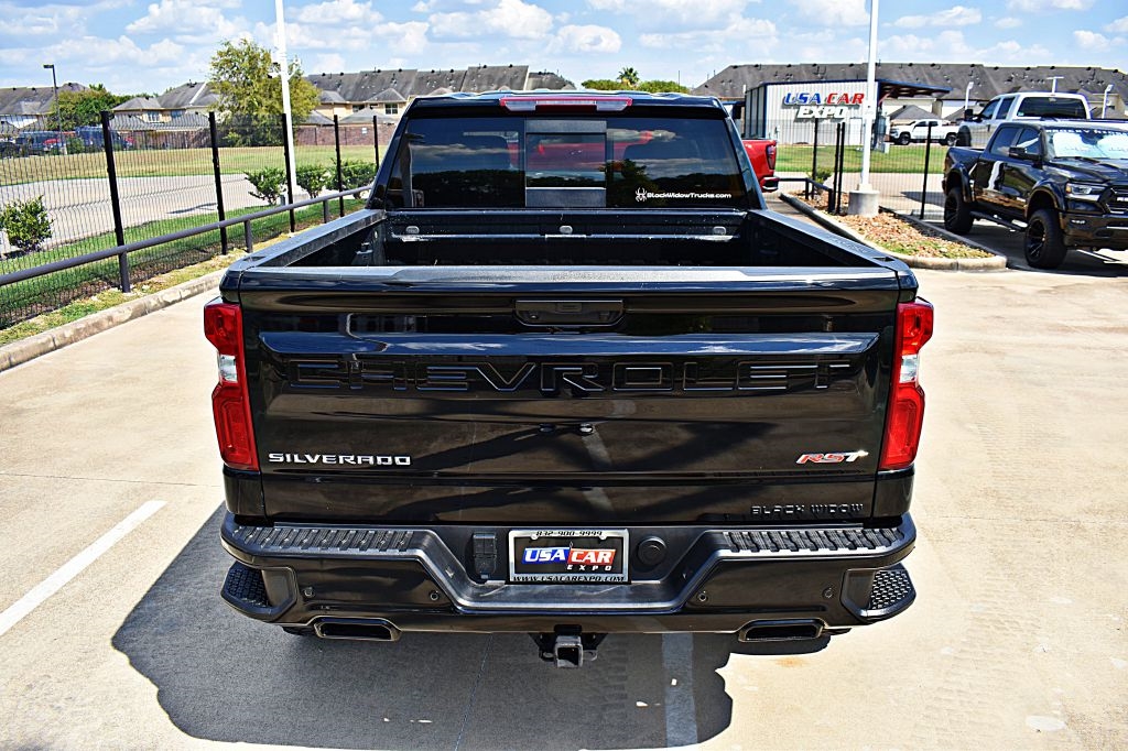 2024 Chevrolet Silverado 1500 RST photo 3