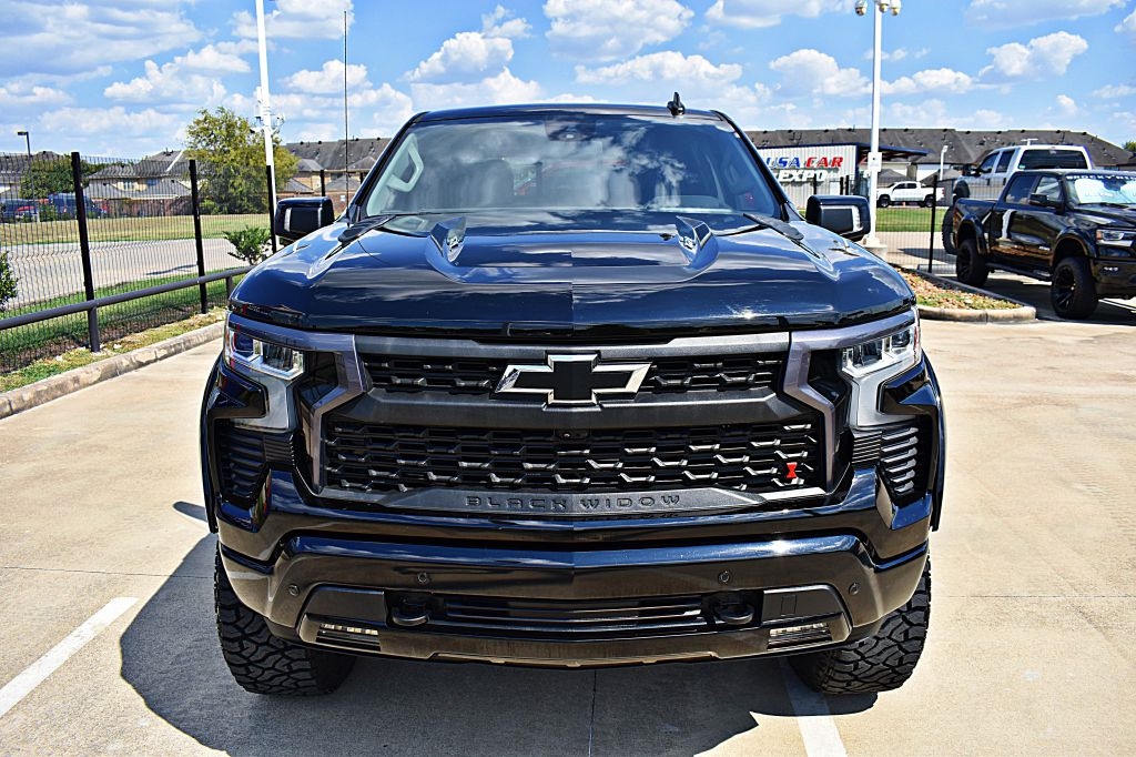 2024 Chevrolet Silverado 1500 RST photo 9