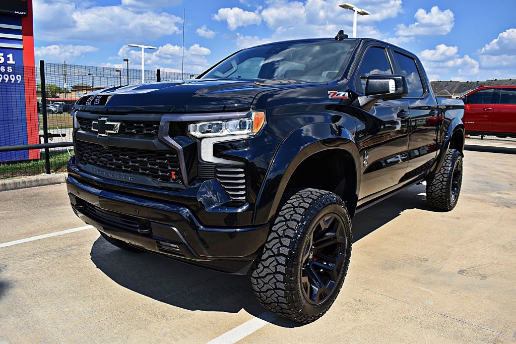 2024 Chevrolet Silverado 1500 RST photo 10