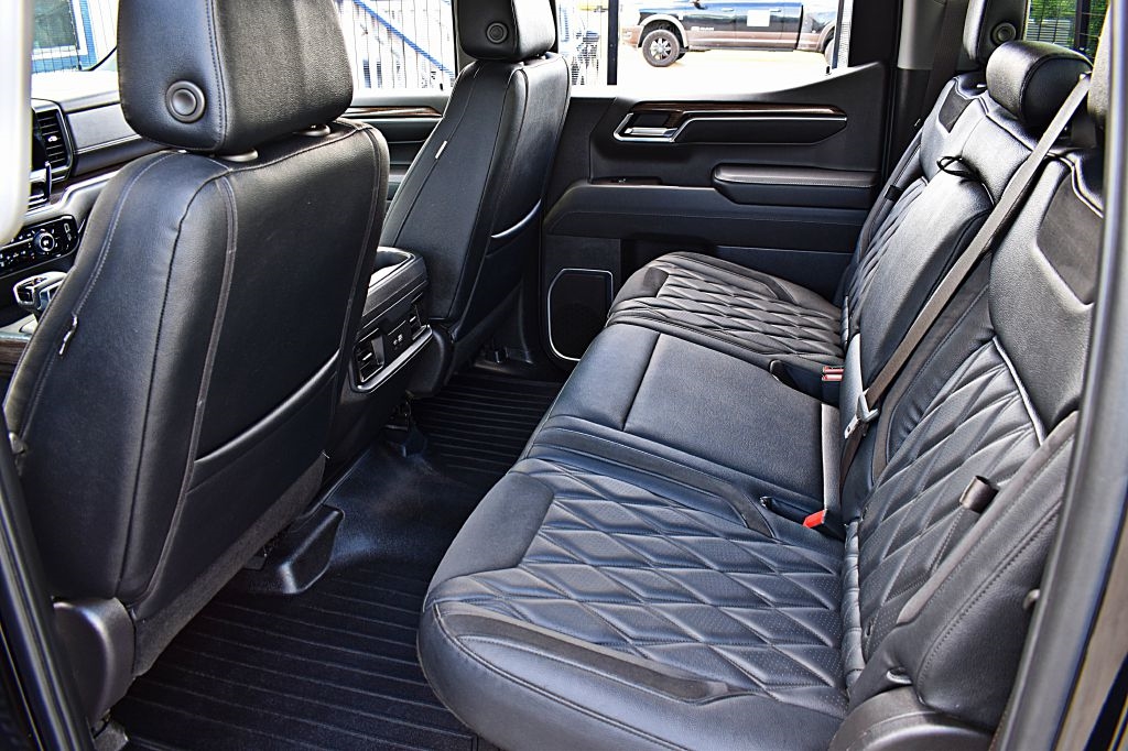 2024 Chevrolet Silverado 1500 RST photo 15