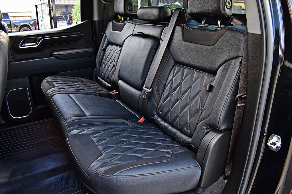 2024 Chevrolet Silverado 1500 RST photo 16