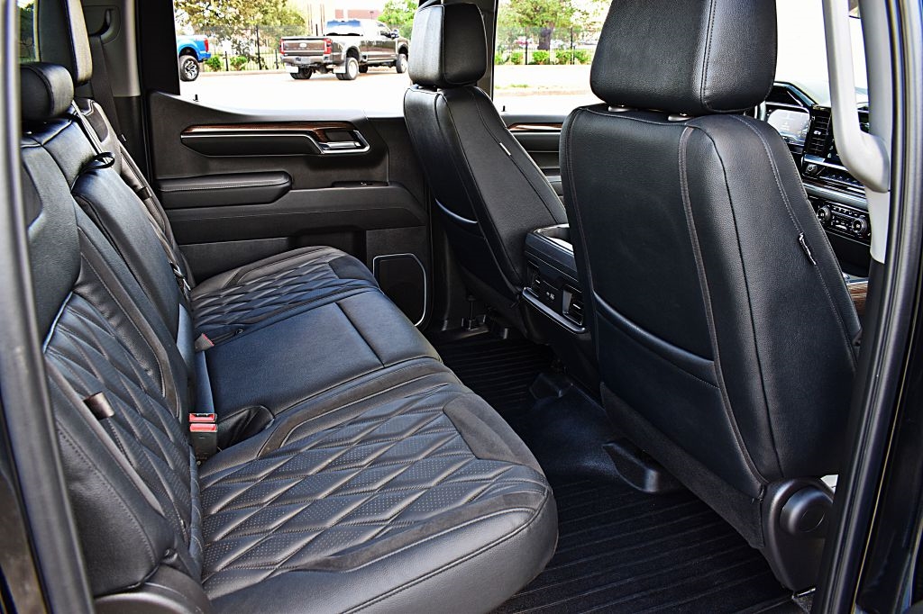 2024 Chevrolet Silverado 1500 RST photo 20