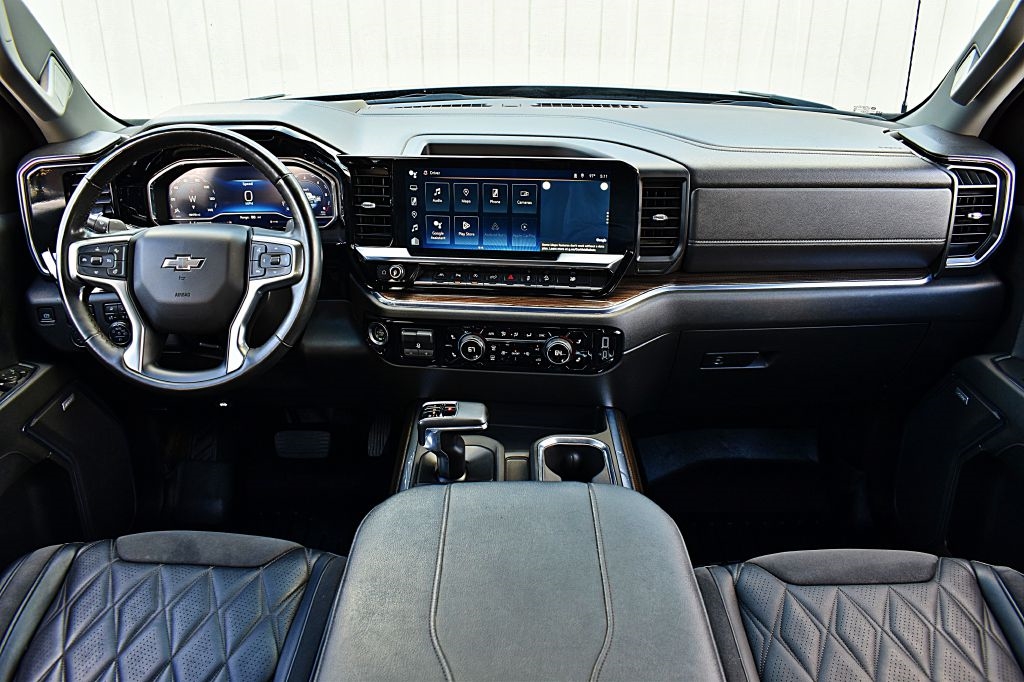 2024 Chevrolet Silverado 1500 RST photo 22