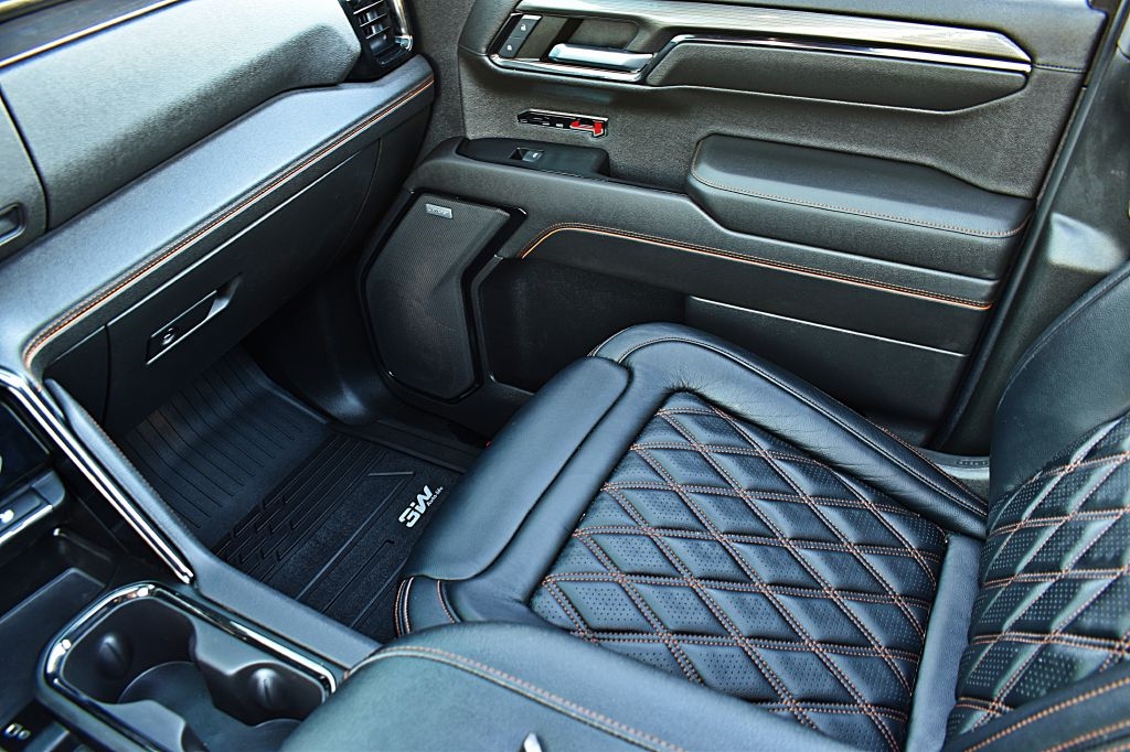 GMC Sierra 1500 AT4 Crew Cab 4WD 2022