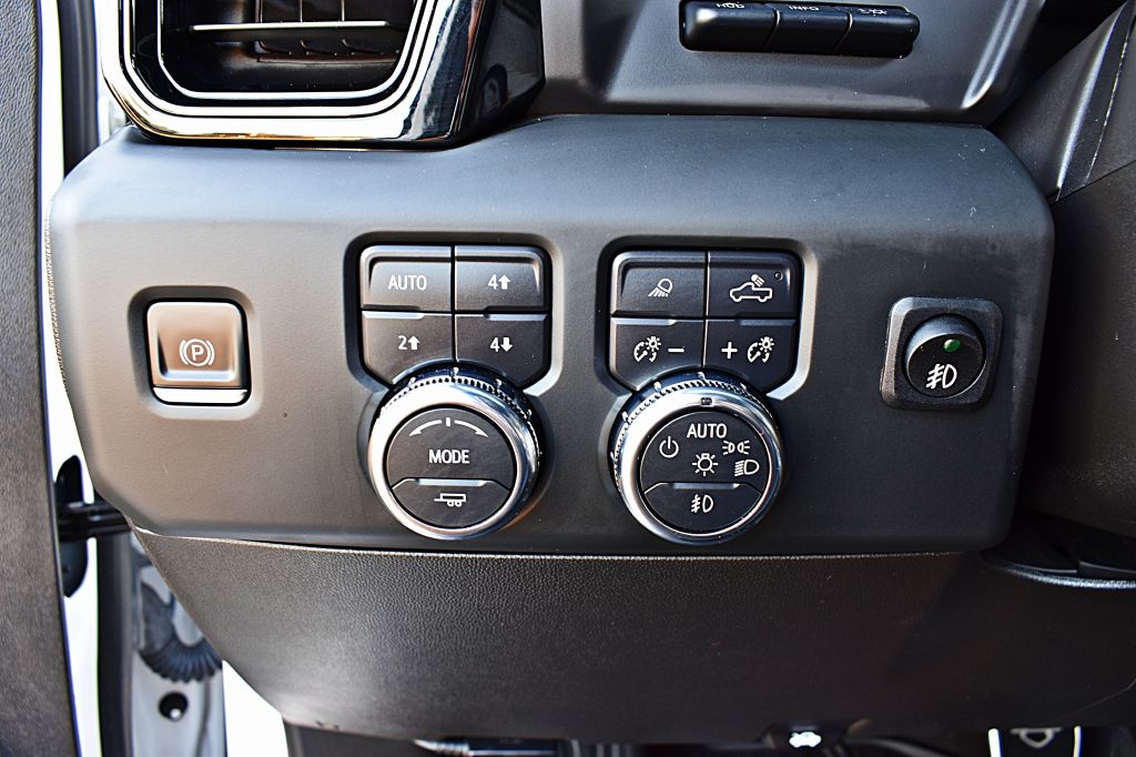 GMC Sierra 1500 AT4 Crew Cab 4WD 2022