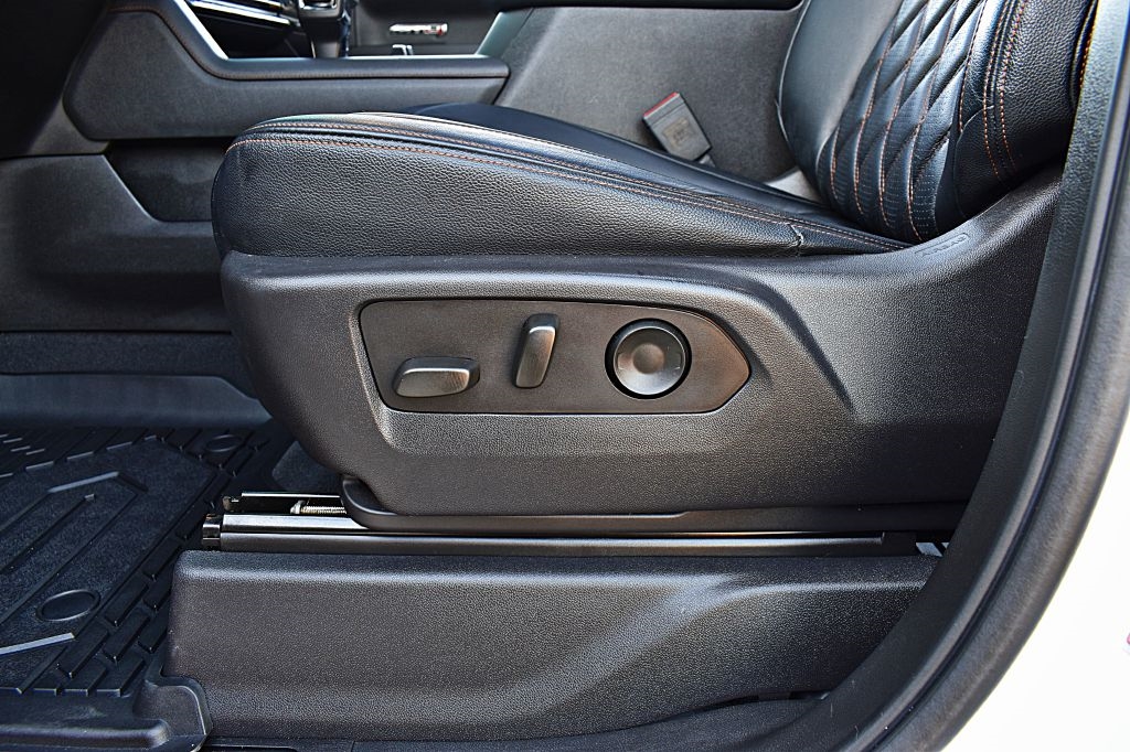 GMC Sierra 1500 AT4 Crew Cab 4WD 2022