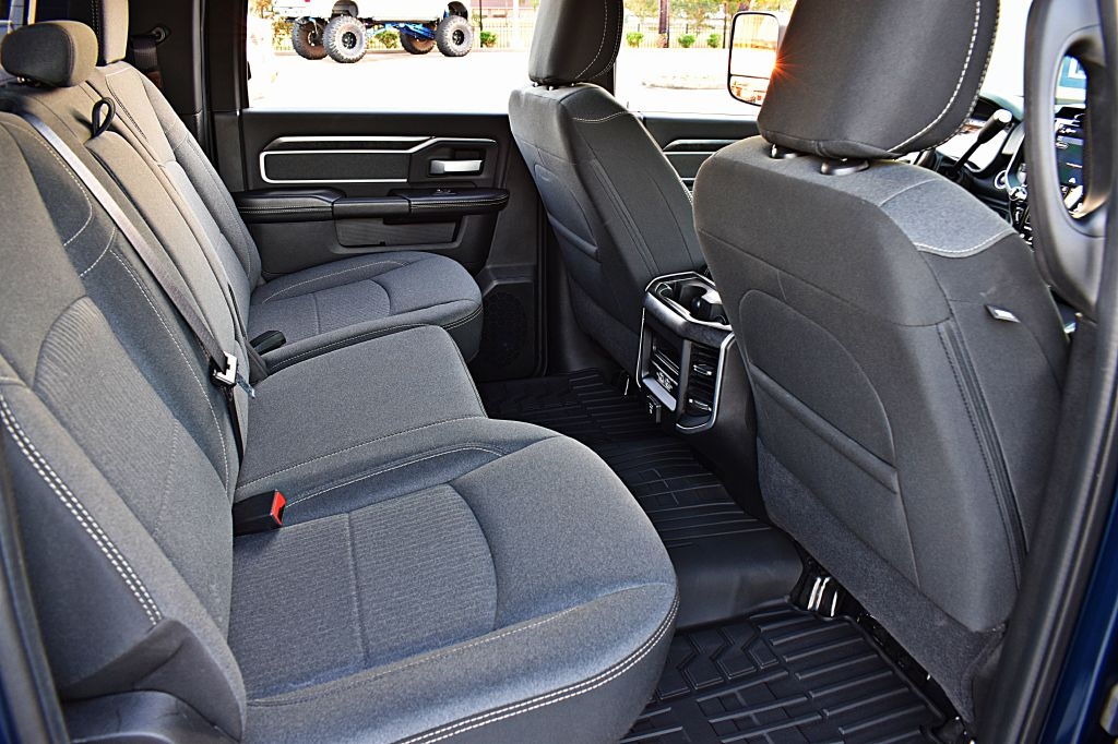 RAM 2500 Tradesman Crew Cab SWB 4WD 2022