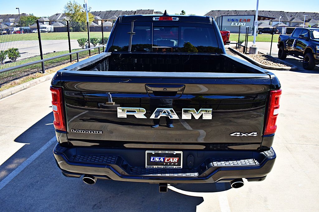 RAM 1500 Laramie Crew Cab SWB 4WD 2025
