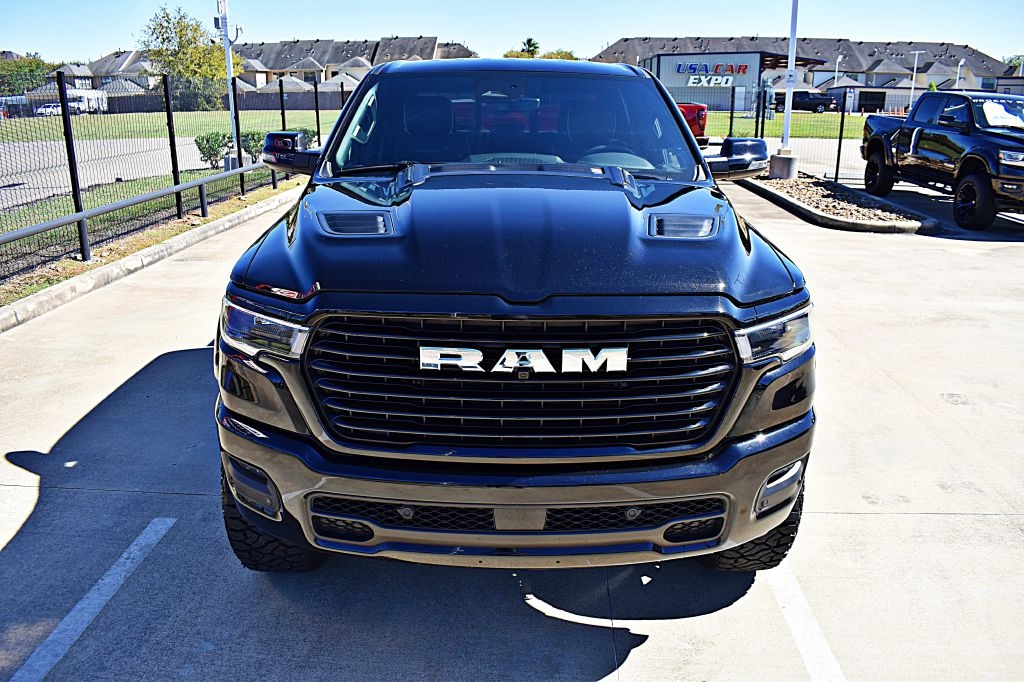 RAM 1500 Laramie Crew Cab SWB 4WD 2025