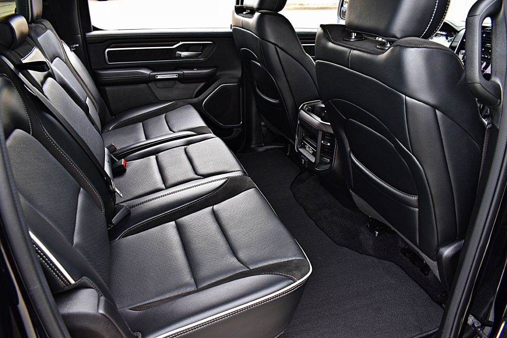 RAM 1500 Laramie Crew Cab SWB 4WD 2025