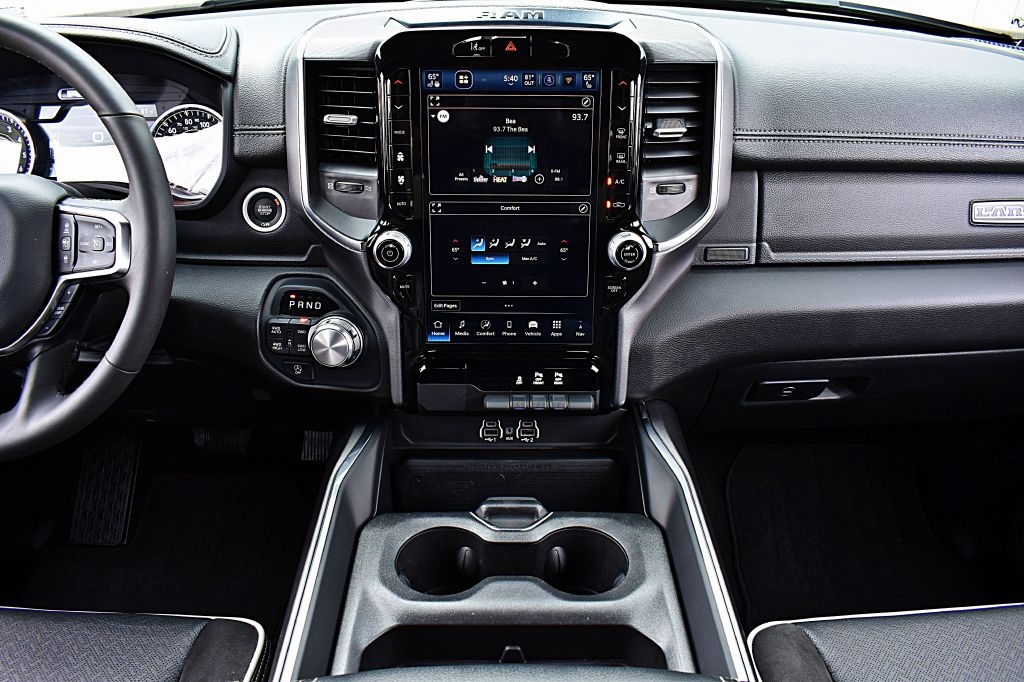 RAM 1500 Laramie Crew Cab SWB 4WD 2025