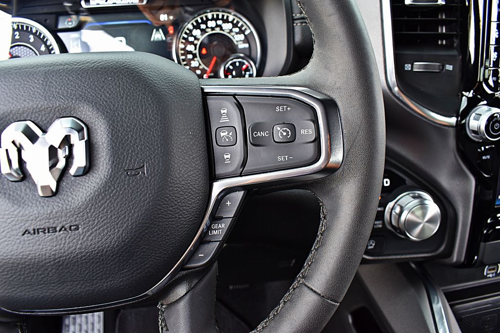 RAM 1500 Laramie Crew Cab SWB 4WD 2025