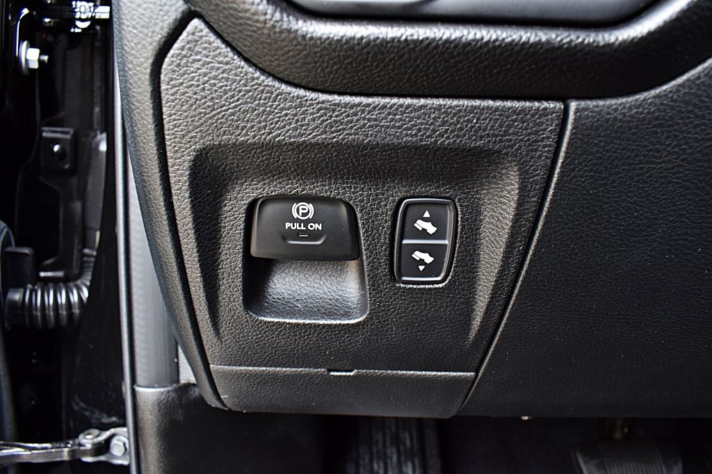 RAM 1500 Laramie Crew Cab SWB 4WD 2025