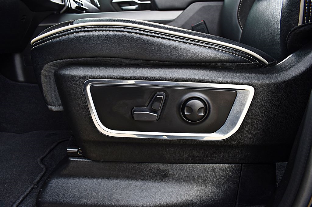 RAM 1500 Laramie Crew Cab SWB 4WD 2025