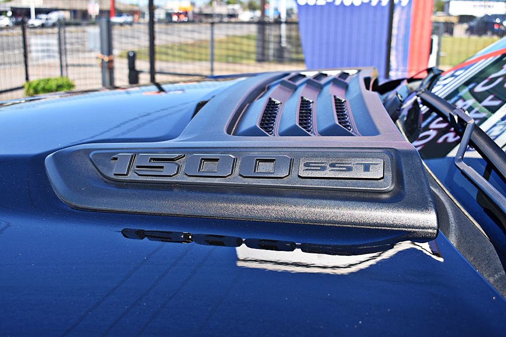 RAM 1500 Laramie Crew Cab SWB 4WD 2025